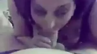 أخ يصوّر مغامرة أخته الإباحية للفيلم الإباحي