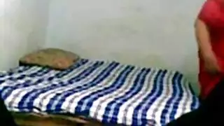 إكس إكس إكس عربي: رجل مصري ينيك كس شرموطة متحمسة ضيق