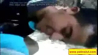 إباحية عربية مثيرة: جمال محجبة سمراء تنال قبلات عاطفية وجنس صريح