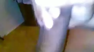 مهووس بالاستمناء: يضخ زبه الصلب حتى الانفجار