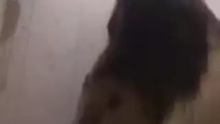 قضيب الشاب المصري الكبير يمط فرج حبيبته في نيك رومانسي