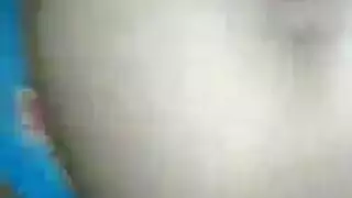 تستمني وينزل لبن كسها