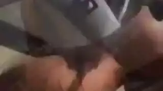 توصيل قضيب ضخم لفتحة فتاة مغسلة السيارات الآسيوية الخلفية