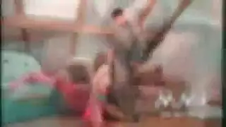 جنس عنيف: فتيات صغيرات يهيمن عليهن الرجال