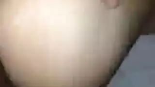 عارضة أزياء يابانية تتلقى عدة قذفات في السيارة قبل التحول