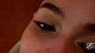 مايا كاوانا تشارك في علاقة جنسية ثلاثية مع سمراء جميلة ذات مؤخرة كبيرة