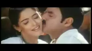 ٣ تقبيل شديد ومص فموي فوضوي في مشهد إباحي