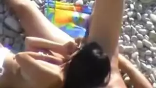 الأب المصري يهيمن على فتاته المشاغبة