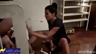 فرج ملعون: مضاجعة جماعية لدمية استمناء مسكونة