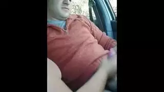 سكس الطرقات: عربي ينيك بشدة في سيارة مركونة