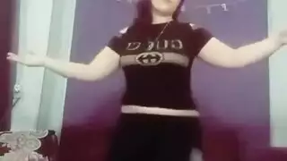 رقص بالي محترف لعاهرة عربية ساخنة ينتهي بالقذف داخلها