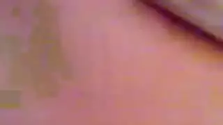 مخادعة مصرية كبيرة الصدر تتعرض للجماع العنيف والعض على صدرها