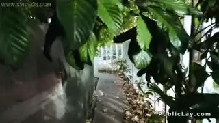 في أي مكان وأي وقت: جلسة جنس خارجي للجار