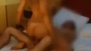 عاهرات وسائل التواصل يعرضن مهابلهن على الإنترنت