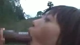 فتاة ذات مؤخرة وثدي عملاق في جنس قاسٍ