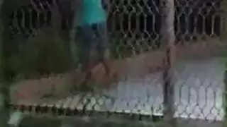 يحب المراهق النحيف مع كس مشعر أن يشعر بضرب الديك العميق داخل شقها