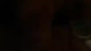 عاهرة الشبكة تمص بعمق ثم تنكح بشكل الفارسة