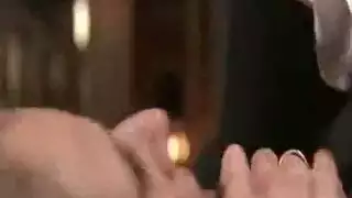 هوس الزي الموحد: ميلف مثيرة ورجل يمتلك قضيبًا ضخمًا