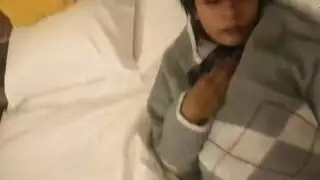 مساج منظور الشخص الأول: ممارسة الجنس مع عاهرة آسيوية مستعدة بوضعية الكلب