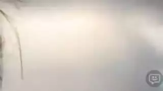 فتاة شابة ذات مؤخرة كبيرة تُضاجع بقوة بقضيب كبير