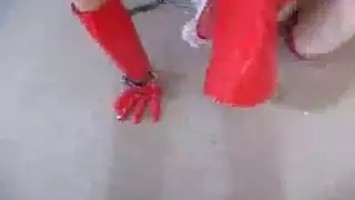مراهقة مثيرة يحفر في فرجها العاري بقوة